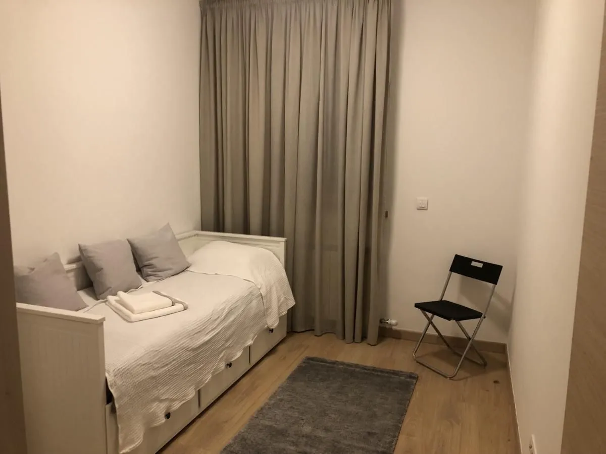 Rent, three bedroom apartment, 68m², Vračar Sve Podlokacije, Beograd