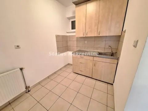 Izdavanje, jednosoban stan, 36m², Centar, Novi Sad