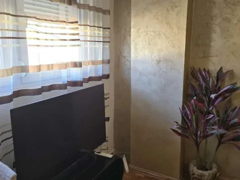 Rent, one bedroom apartment, 41m², Centar, Cetinje - image 4