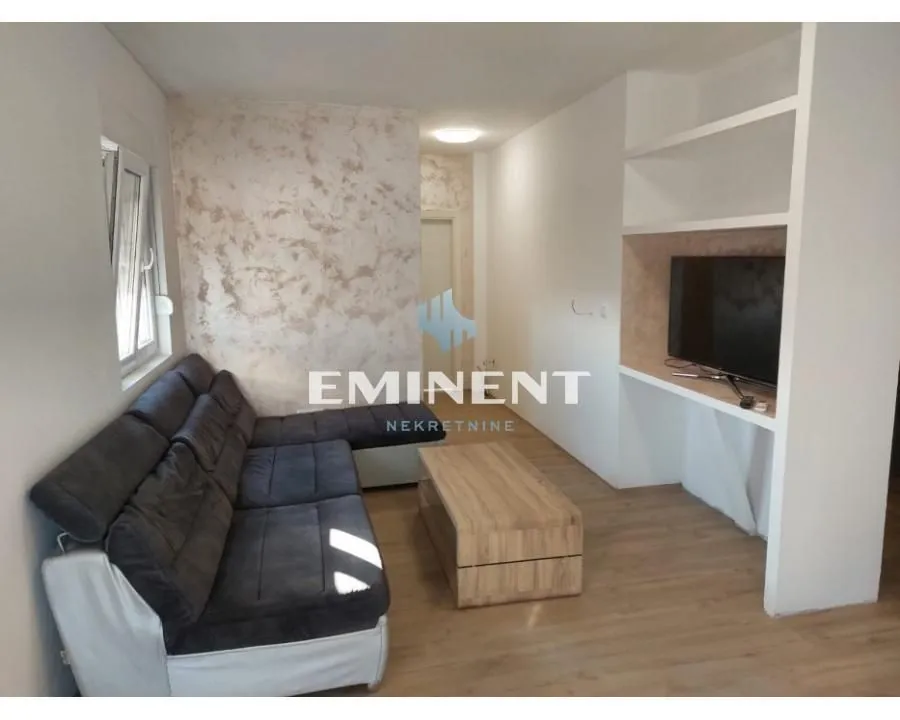 Izdavanje, dvosoban stan, 52m², Uciteljsko Naselje, Zvezdara Sve Podlokacije