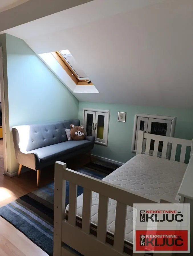 Prodaja, četvorosoban stan, 95m², Centar, Novi Sad