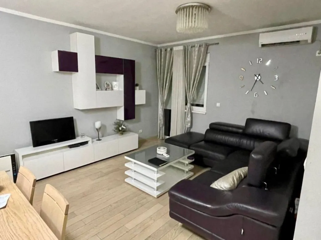 Izdavanje, dvosoban stan, 70m², Zagorič, Podgorica