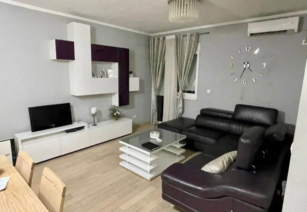 Izdavanje, dvosoban stan, 70m², Zagorič, Podgorica