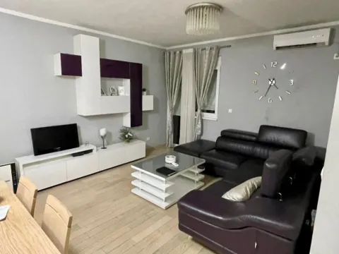 Izdavanje, dvosoban stan, 70m², Zagorič, Podgorica