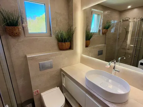 Sale, two bedroom apartment, 62m², Bečići, Budva - image 3