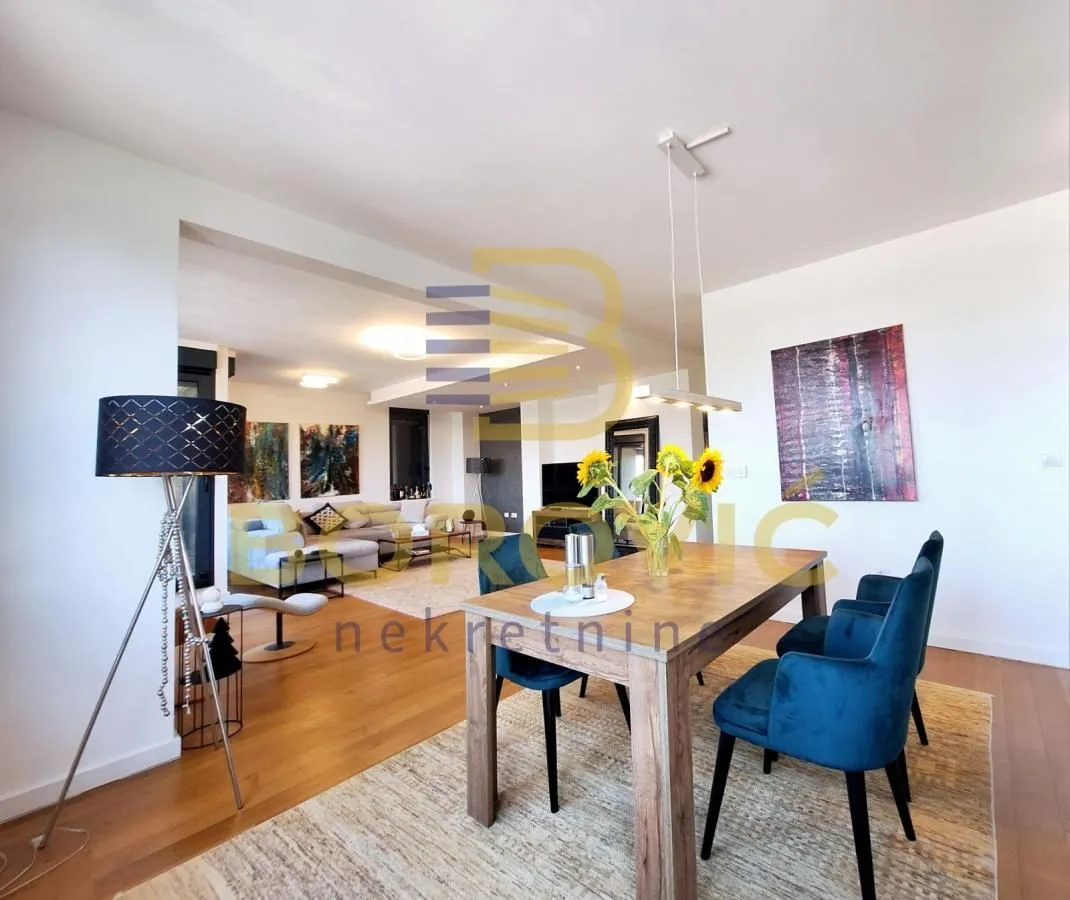Prodaja, četvorosoban stan, 106m², Zemun Sve Podlokacije, Beograd