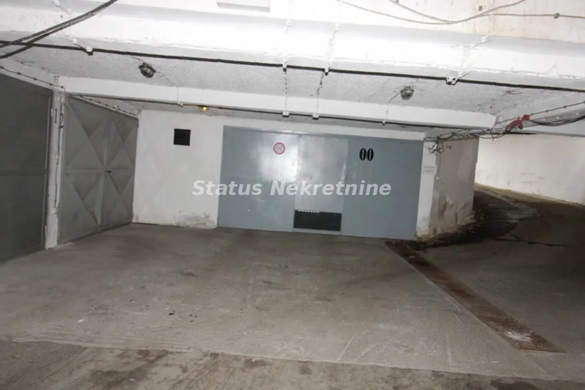 Sale, parking/garage, 18m², Grbavica, Novi Sad Sve Podlokacije