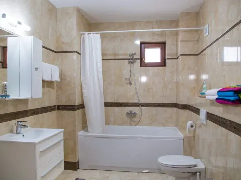 Sale, one bedroom apartment, 85m², Bečići, Budva - image 5