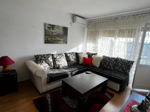 Rent, two bedroom apartment, 70m², Centar, Tivat - image 1