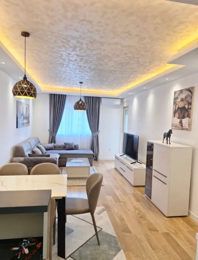 Izdavanje, stan, 49m², Central Point, Podgorica