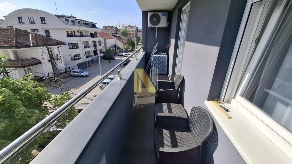 Izdavanje, trosoban stan, 70m², Novi Sad, Srbija