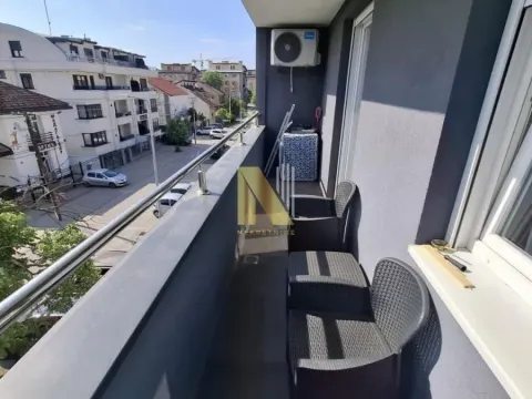 Izdavanje, trosoban stan, 70m², Novi Sad, Srbija - image 10
