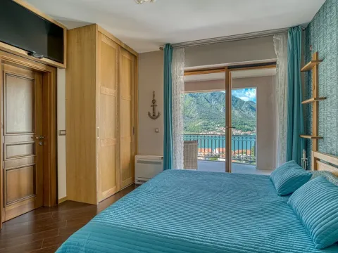 Sale, house, 507m², Dobrota, Kotor - image 11