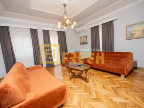 Izdavanje, kuća, 80m², Centar, Podgorica - image 2