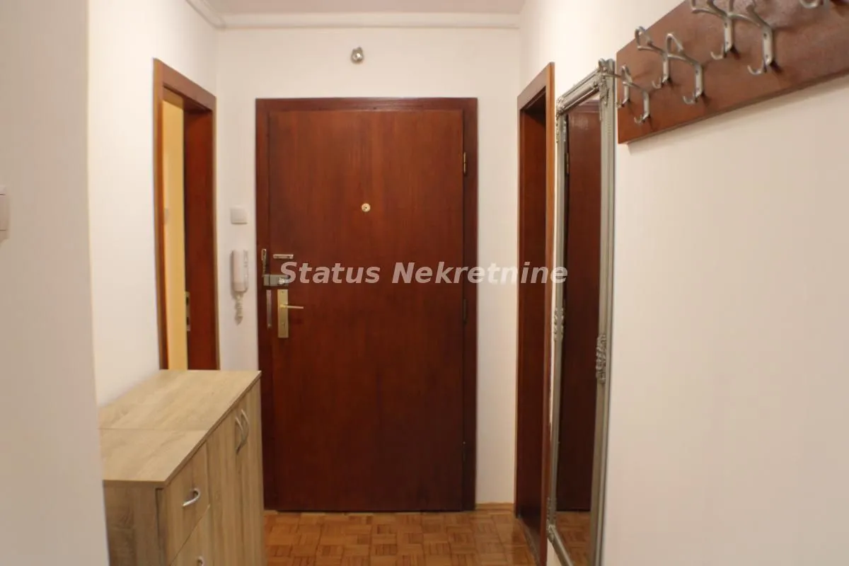 Izdavanje, trosoban stan, 70m², Stari grad, Novi Sad