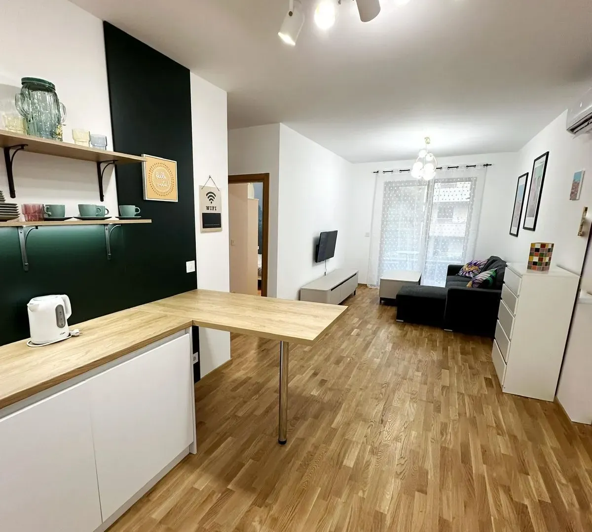 Izdavanje, dvosoban stan, 55m², Bečići, Budva