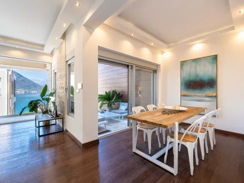 Sale, two bedroom apartment, 82m², Dobrota, Kotor - image 4