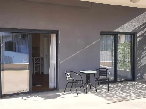 Prodaja, jednosoban stan, 92m², Centar, Bar - image 5