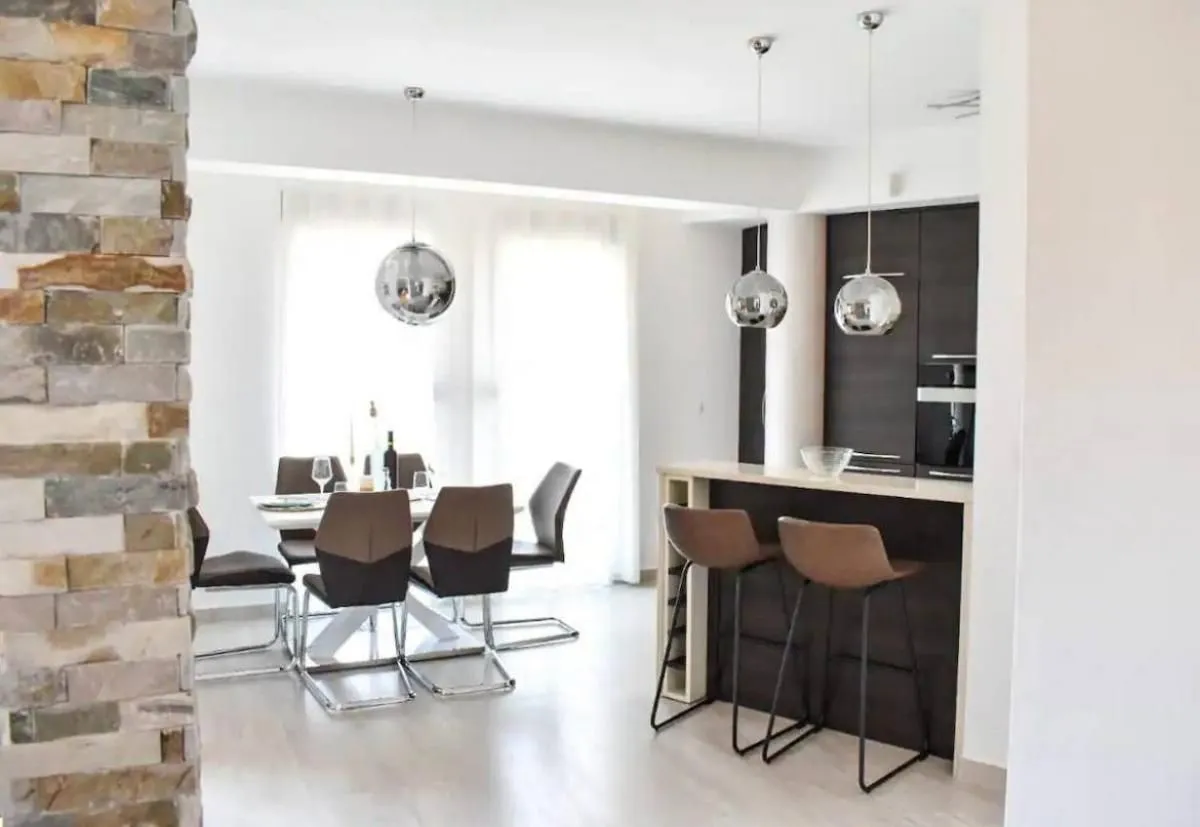 Rent, two bedroom apartment, 84m², Kotor, Crna Gora