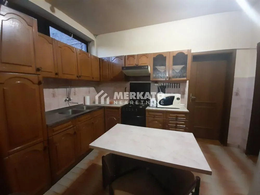 Prodaja, kuća, 369m², Centar, Zrenjanin