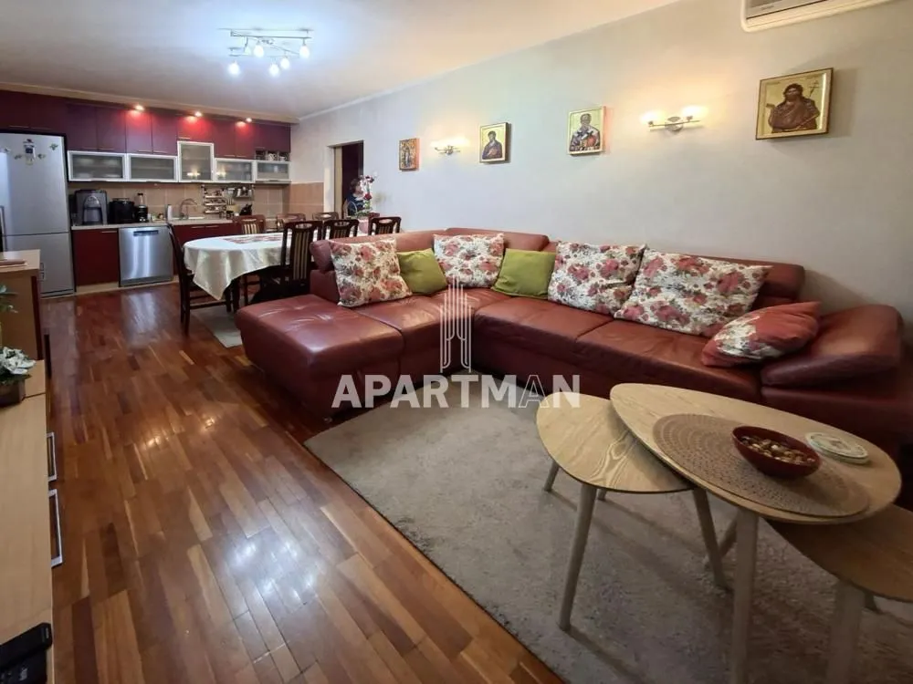 Prodaja, trosoban stan, 61m², Stari Merkator, Novi Beograd Sve Podlokacije