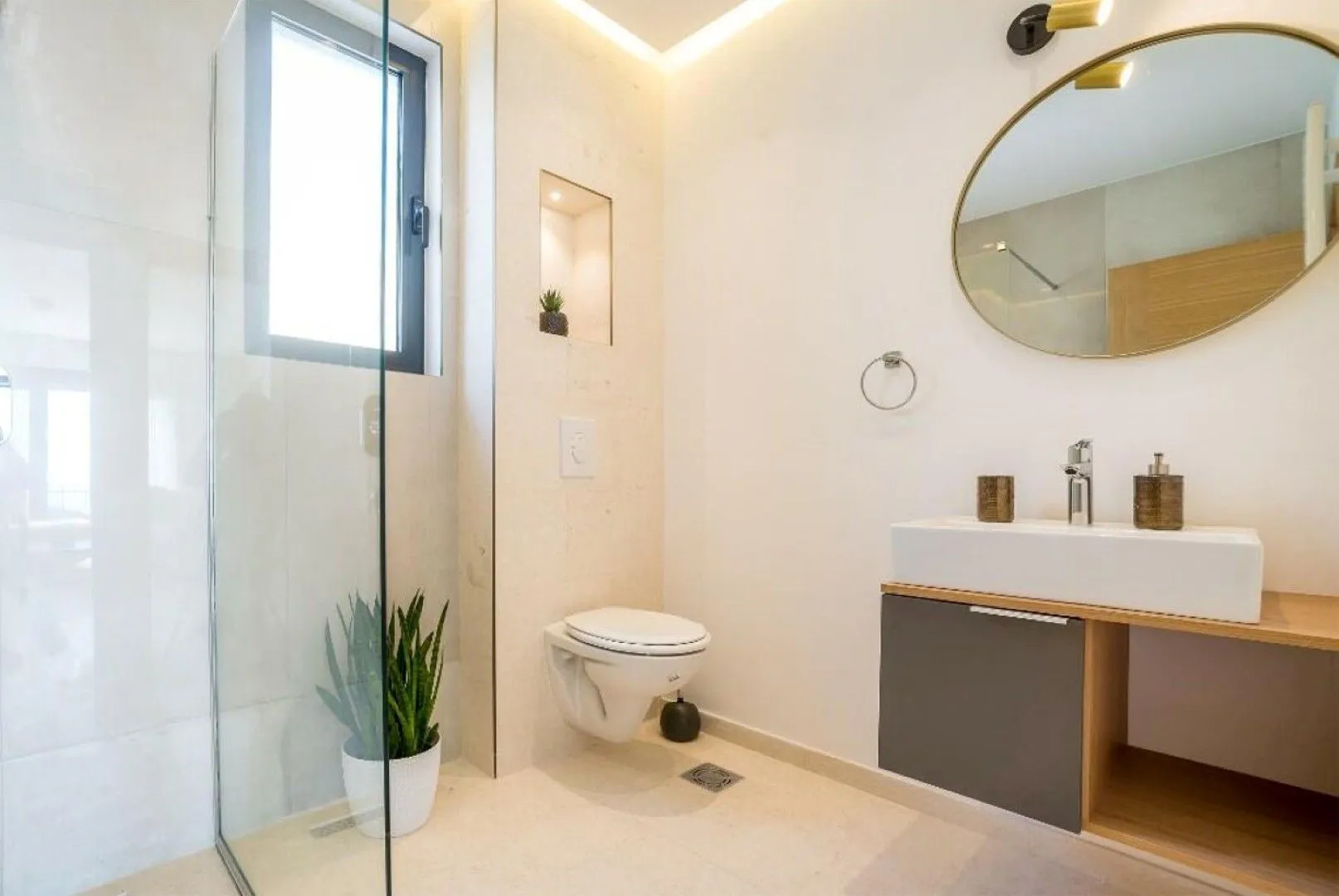 Sale, house, 160m², Bečići, Budva