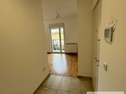 Rent, three bedroom apartment, 56m², Ledine, Beograd - image 3