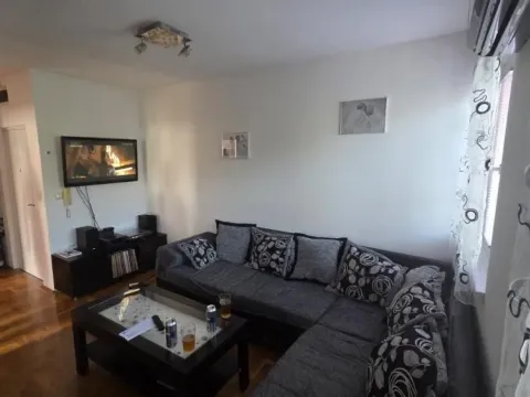 Sale, three bedroom apartment, 76m², Karaburma, Palilula Sve Podlokacije