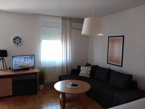 Izdavanje, garsonjera, 38m2, Nova Detelinara, Novi Sad, Novi Sad