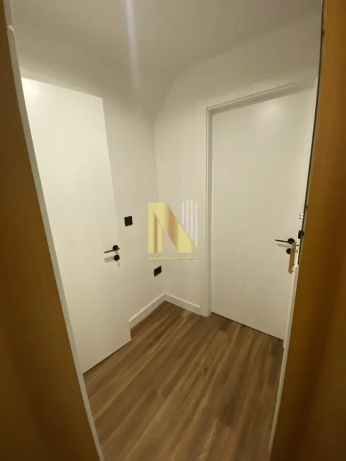 Prodaja, četvorosoban stan, 119m², Centar, Novi Sad