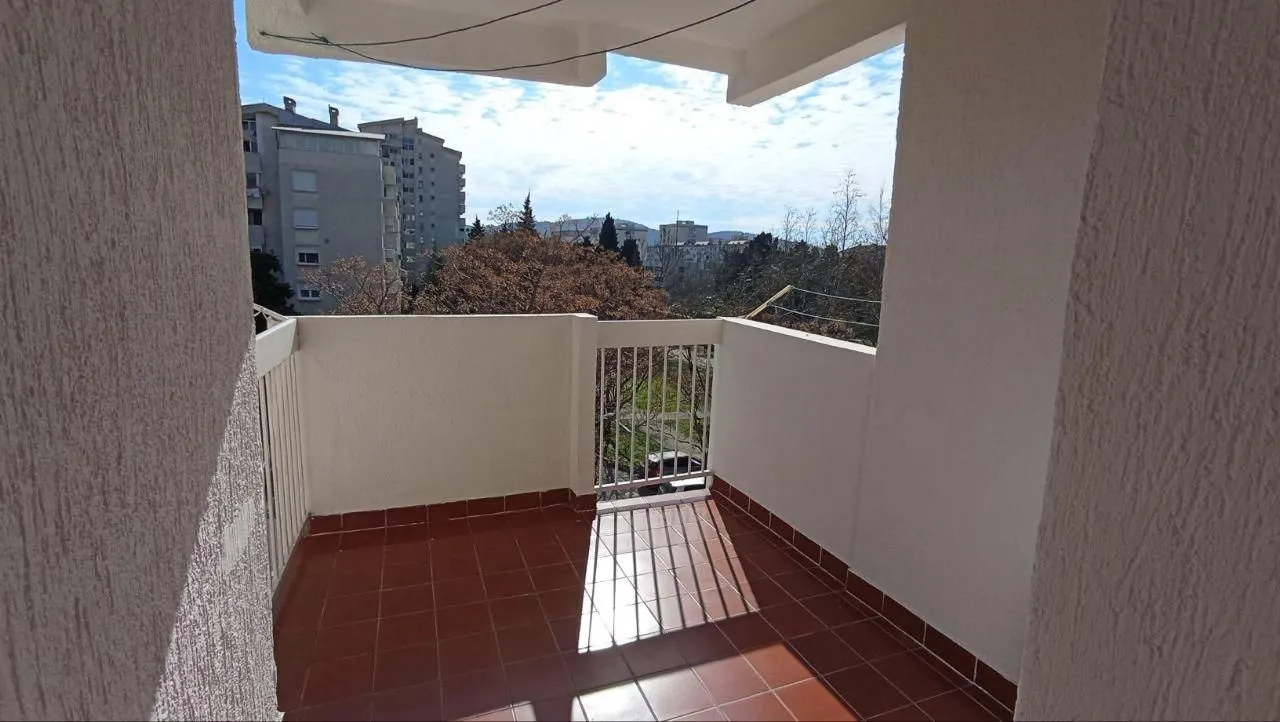 Rent, one bedroom apartment, 54m², Bar, Crna Gora