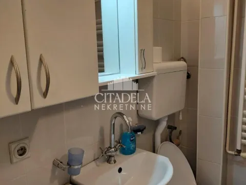 Izdavanje, jednosoban stan, 30m², Stari Grad, Beograd - image 11