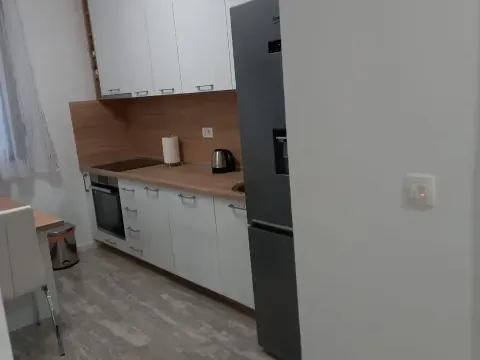 Izdavanje, stan, 58m², Tivat, Crna Gora - image 3