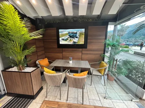 Rent, hospitality venue, 100m², Dobrota, Kotor - image 4