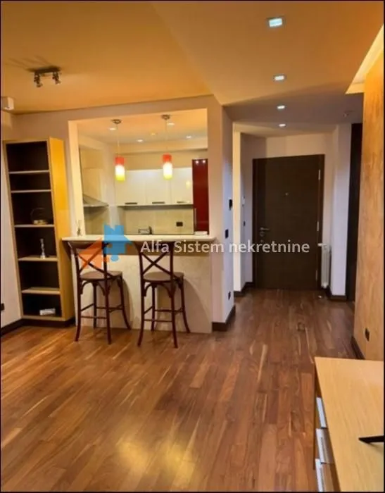 Izdavanje, dvosoban stan, 60m², Novi Beograd Sve Podlokacije, Beograd