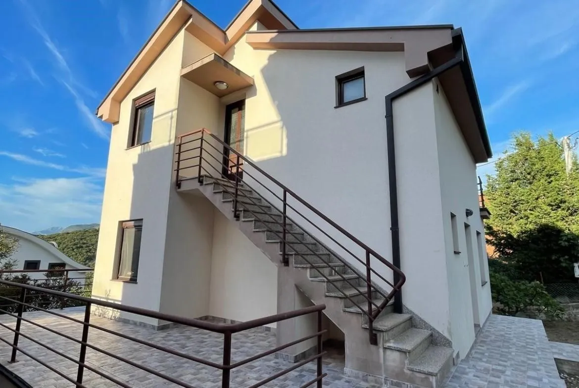 Prodaja, kuća, 145m², Utjeha, Bar