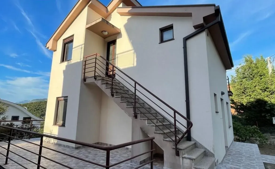 Sale, house, 145m², Utjeha, Bar