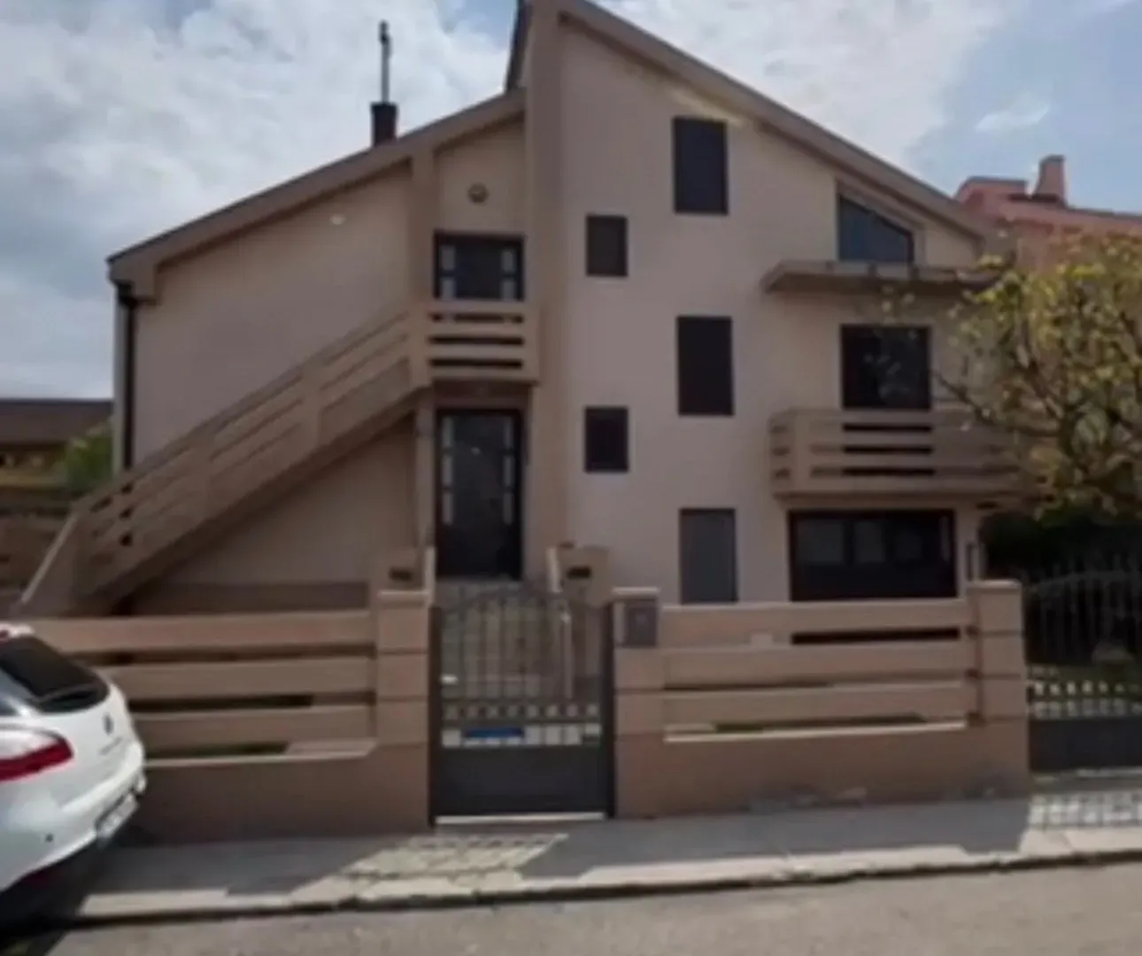 Prodaja, kuća, 300m², Stari Aerodrom, Podgorica