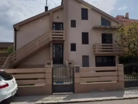 Prodaja, kuća, 300m², Stari Aerodrom, Podgorica - image 2