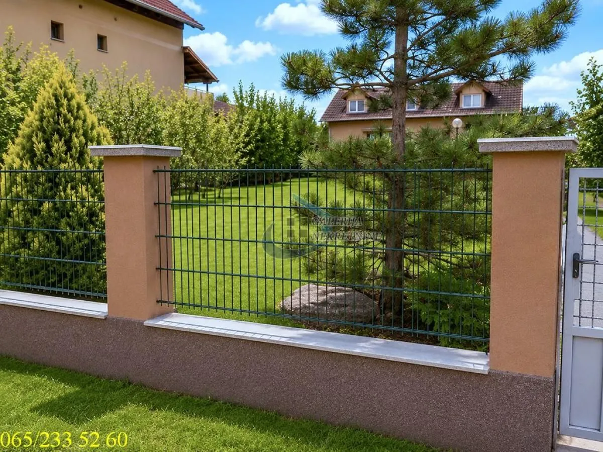 Prodaja, kuća, 290m², Centar, Inđija