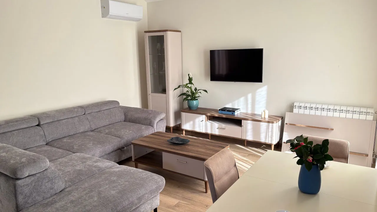 Rent, one bedroom apartment, 50m², Tivat, Crna Gora