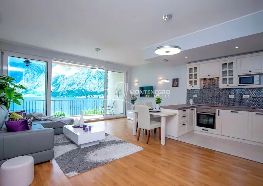 Prodaja, dvosoban stan, 99m², Prčanj, Kotor