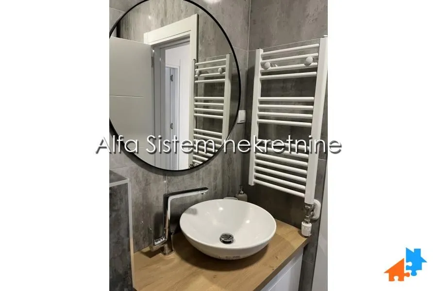 Izdavanje, dvosoban stan, 43m², Vračar Sve Podlokacije, Beograd