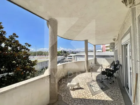 Spacious covered terrace with a view of the surroundings. - image 14