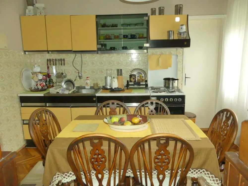 Prodaja, kuća, 410m², Trnava, Jagodina
