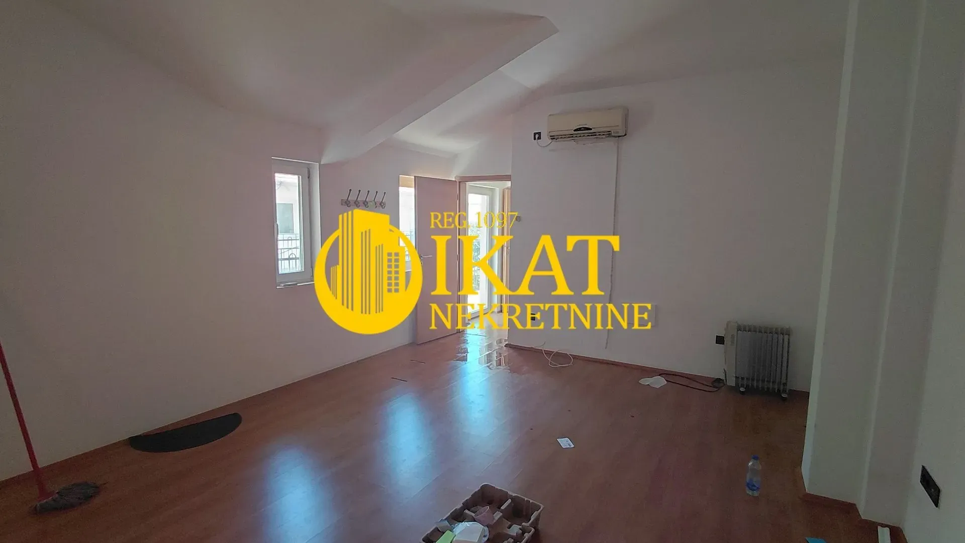 Prodaja, četvorosoban stan, 127m², Stari Grad, Beograd