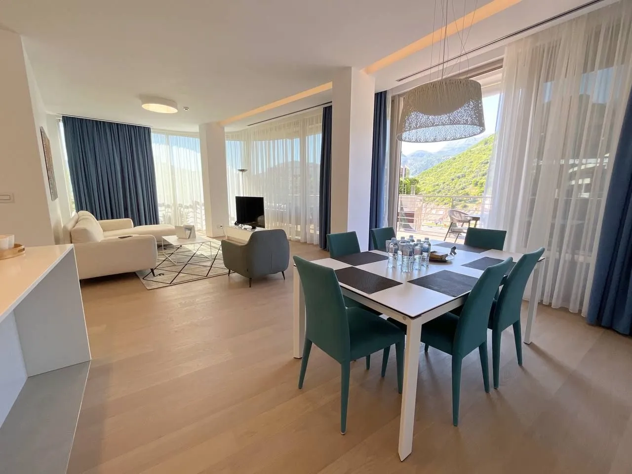 Sale, three bedroom apartment, 200m², Dukley Gardens, Budva