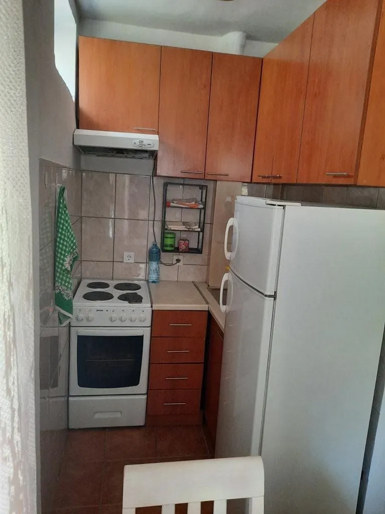 Izdavanje, jednosoban stan, 38m², Centar, Podgorica