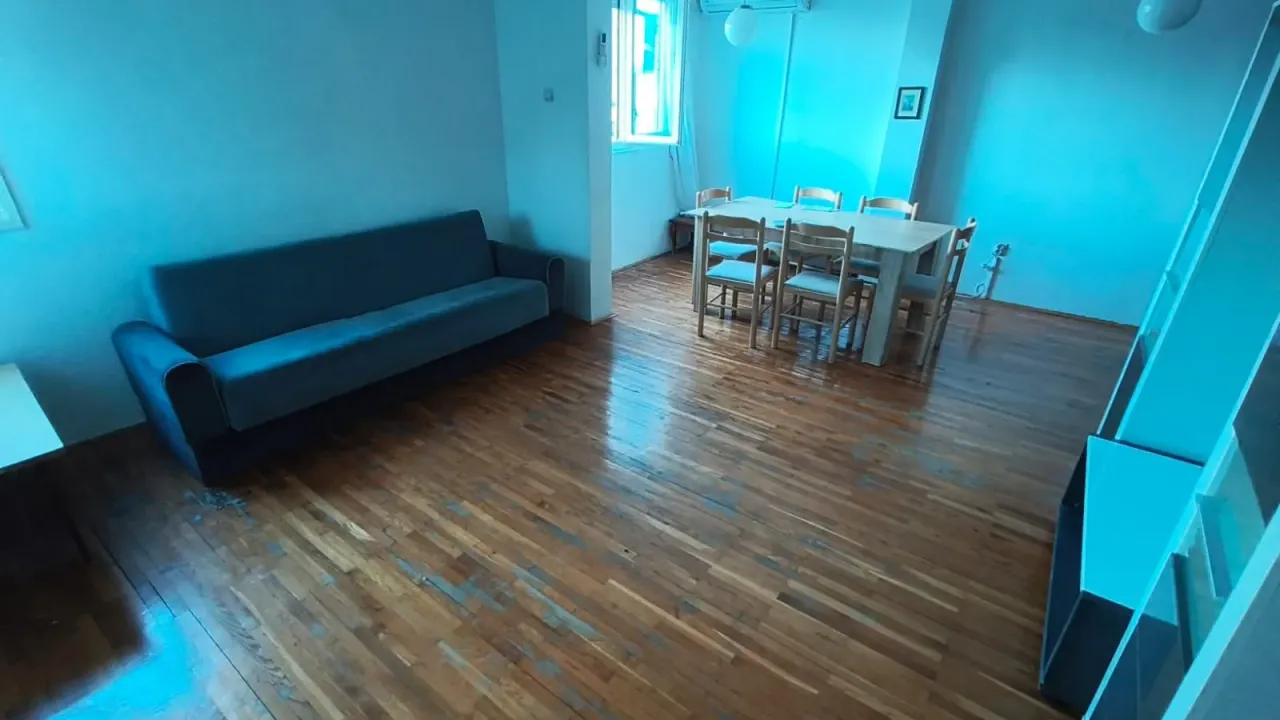 Izdavanje, trosoban stan, 100m², Blok 5, Podgorica