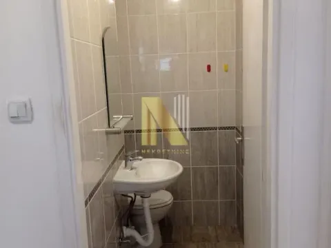 Izdavanje, trosoban stan, 82m², Centar, Novi Sad - image 17